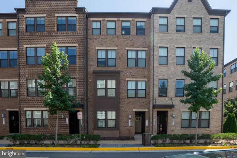20704 Wood Quay Dr, Sterling, VA 20166