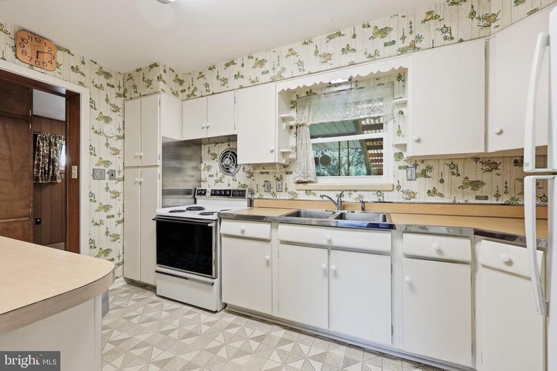 114 Fairview Ave, Frederick, MD 21701