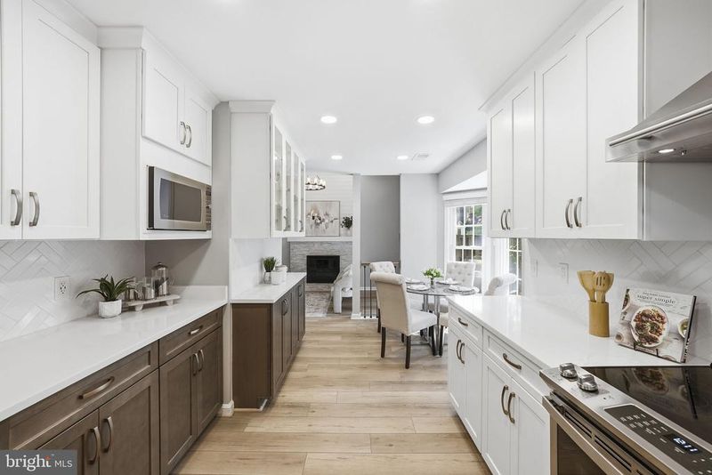 7801 Bold Lion Ln, Alexandria, VA 22315