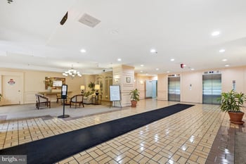 15100 Interlachen Dr #4-420, Silver Spring, MD 20906