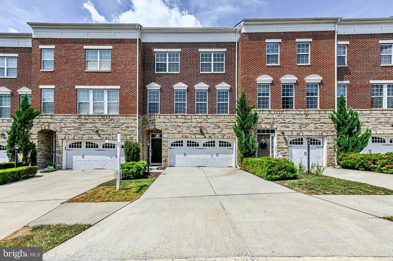 23253 Tradewind Dr, Ashburn, VA 20148