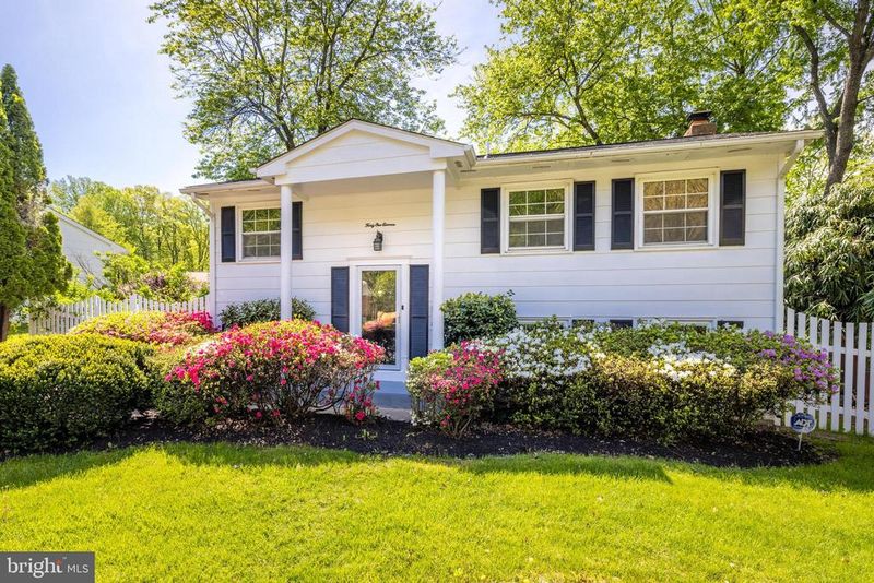 4111 Hemingway Dr, Woodbridge, VA 22193