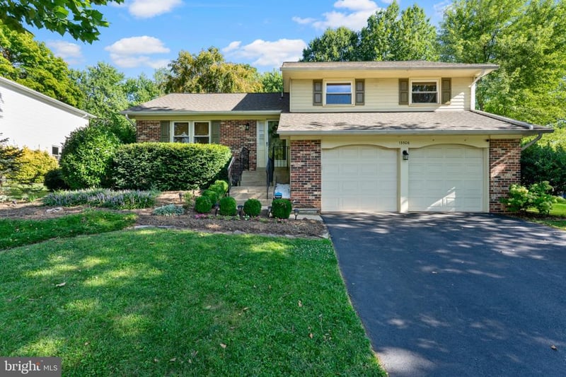 13506 Glendundee Dr, Herndon, VA 20171