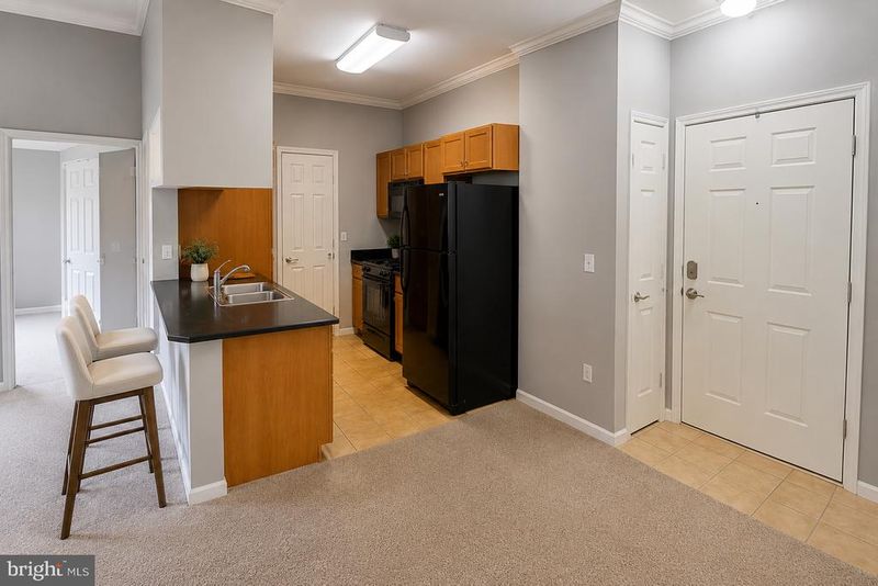 13506 Derry Glen Ct #401, Germantown, MD 20874