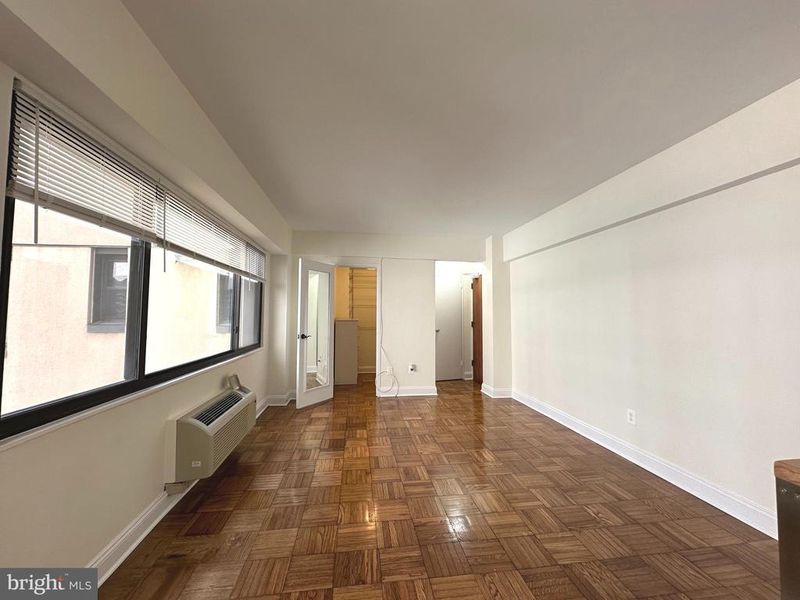 2141 I St NW #412, Washington, DC 20037