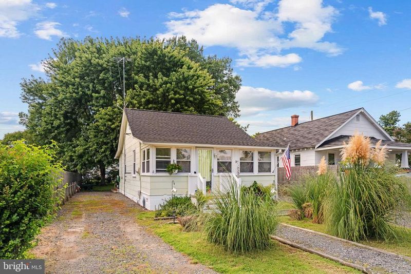 15 Bancroft Ave, Colonial Beach, VA 22443
