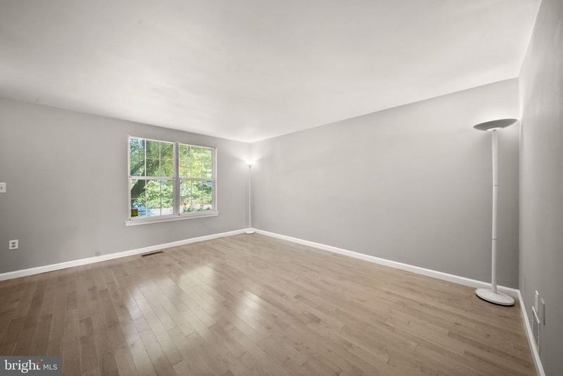 10 Redlin, Sterling, VA 20165