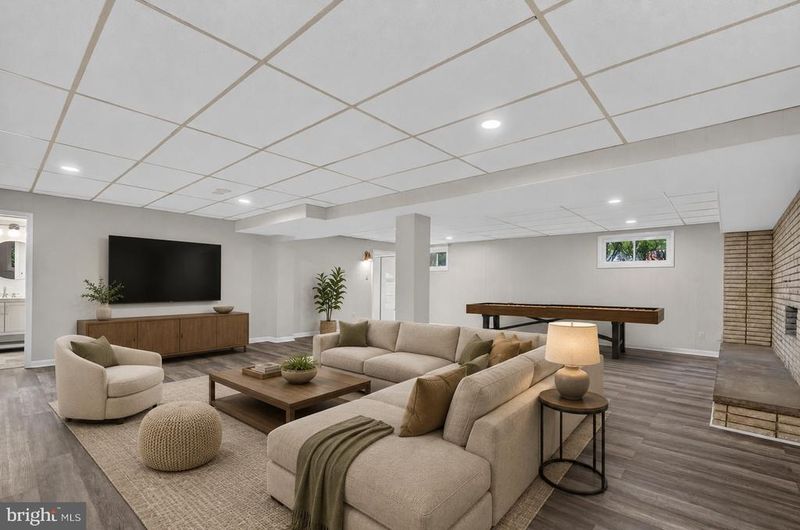 7608 Salem Rd, Falls Church, VA 22043
