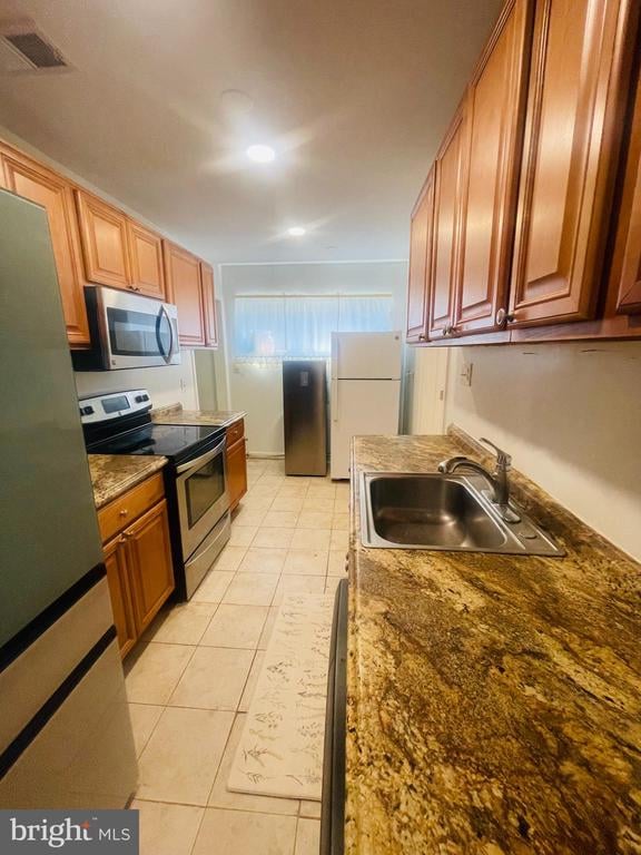 7225 Pine Dr, Annandale, VA 22003