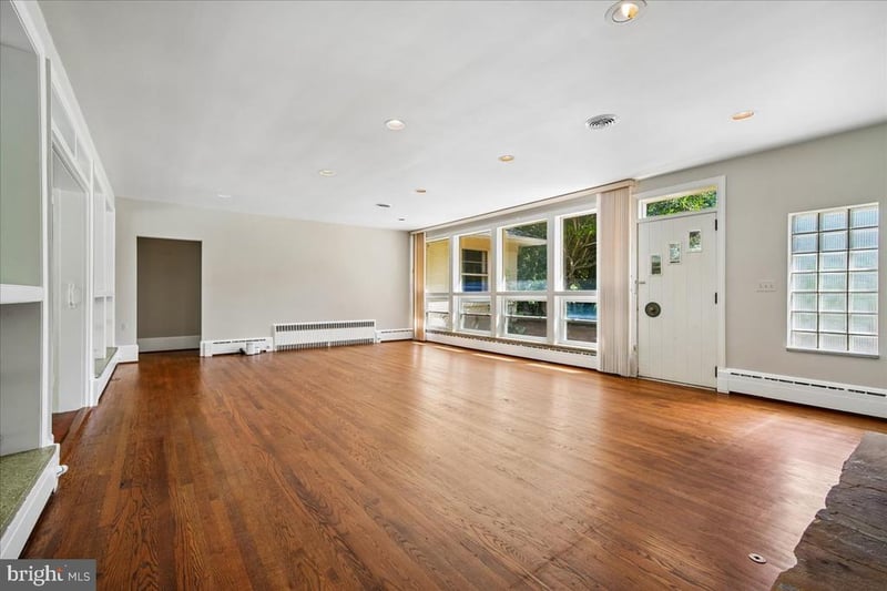 8106 W Boulevard Dr, Alexandria, VA 22308