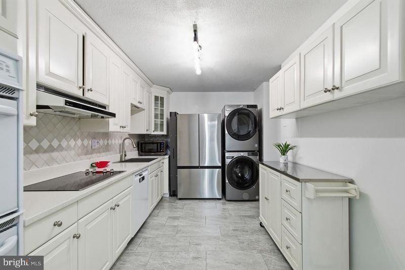 307 Yoakum Pw #222, Alexandria, VA 22304