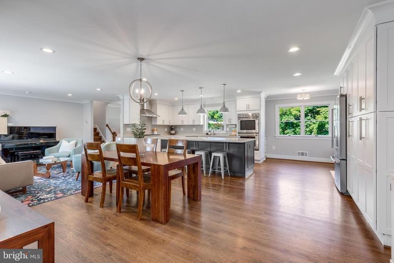 10105 Nadine Dr, Vienna, VA 22181