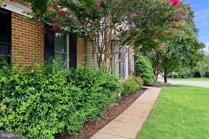 43312 Wayside Cir, Ashburn, VA 20147