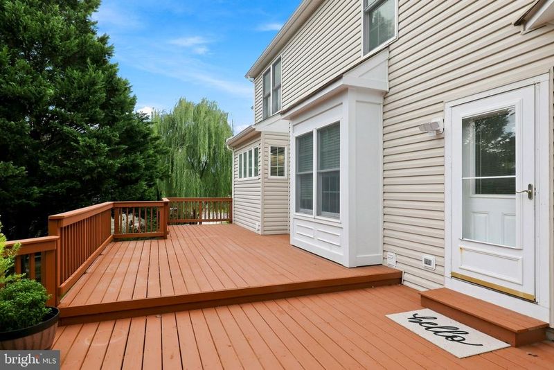 43312 Wayside Cir, Ashburn, VA 20147