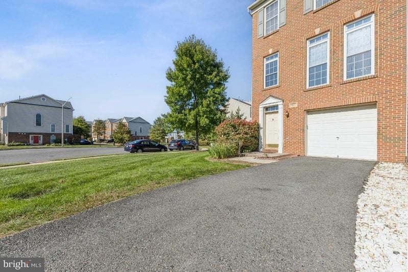 5251 Prairie Willow Way, Centreville, VA 20120
