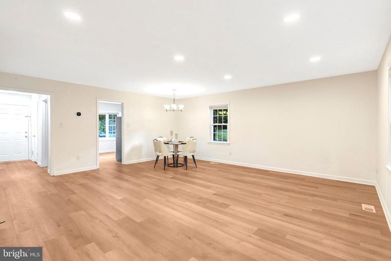9599 Blake Park Ct, Fairfax, VA 22031
