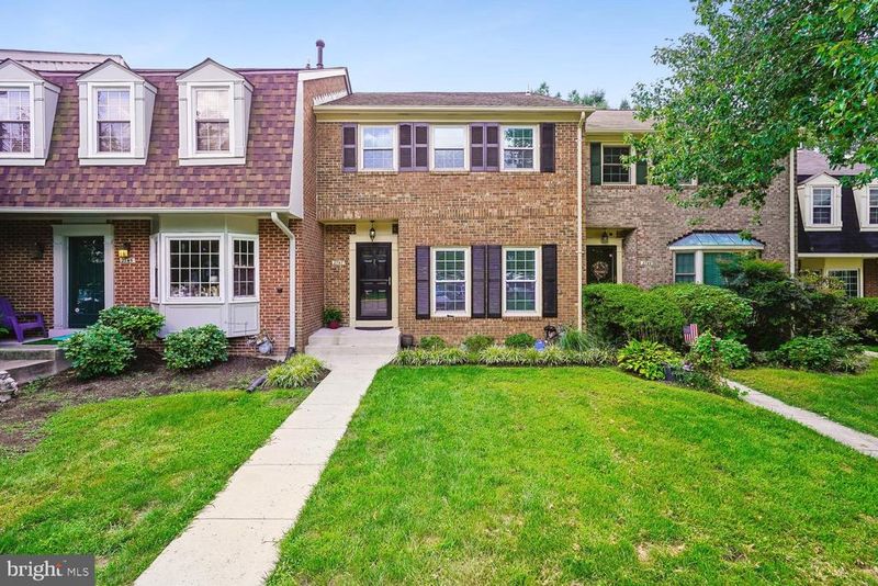 2747 Carter Farm Ct, Alexandria, VA 22306