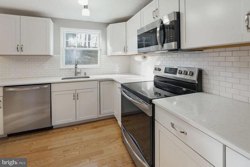 16012 Normandy Ct, Woodbridge, VA 22191