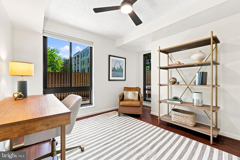 805 N Howard St #121, Alexandria, VA 22304