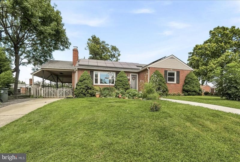 902 Pine Ave, Frederick, MD 21701
