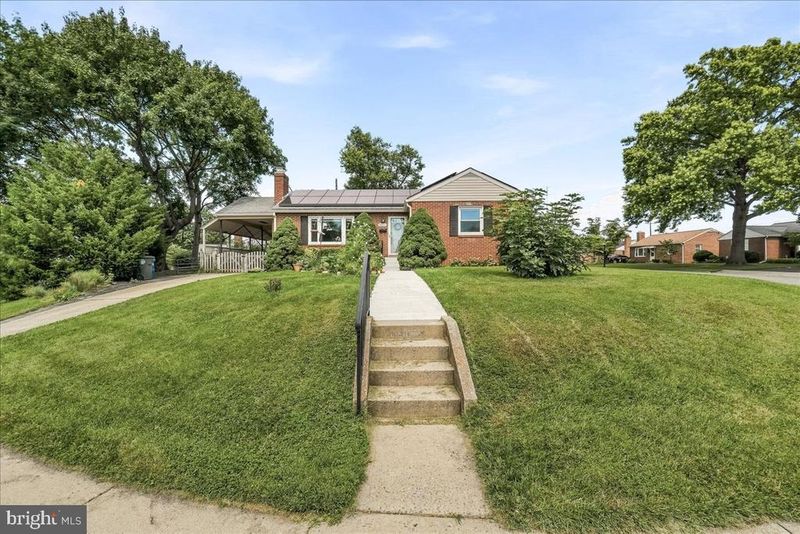 902 Pine Ave, Frederick, MD 21701