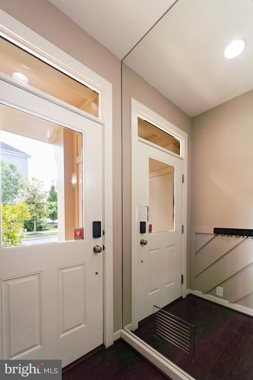 10225 Hilltop Ascent Dr, Rockville, MD 20850