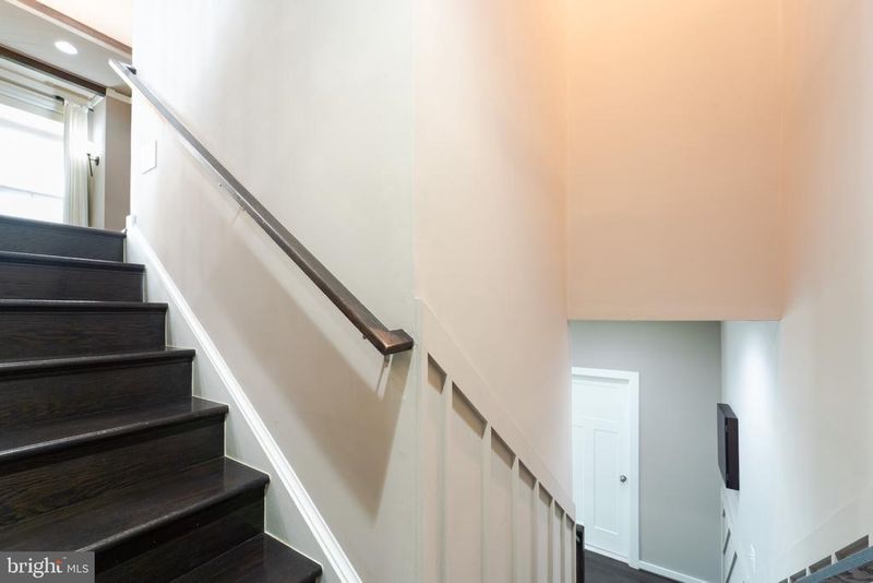 10225 Hilltop Ascent Dr, Rockville, MD 20850