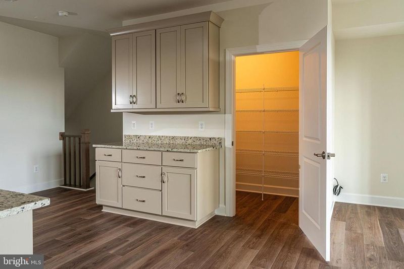 42976 Truman Ter, Ashburn, VA 20148