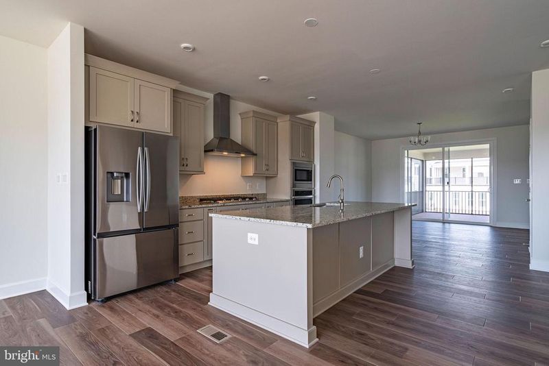 42976 Truman Ter, Ashburn, VA 20148