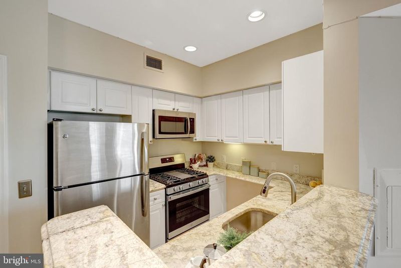 1625 International Dr #421, Mclean, VA 22102