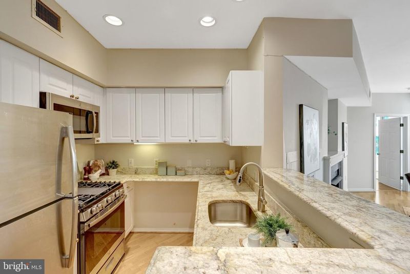 1625 International Dr #421, Mclean, VA 22102
