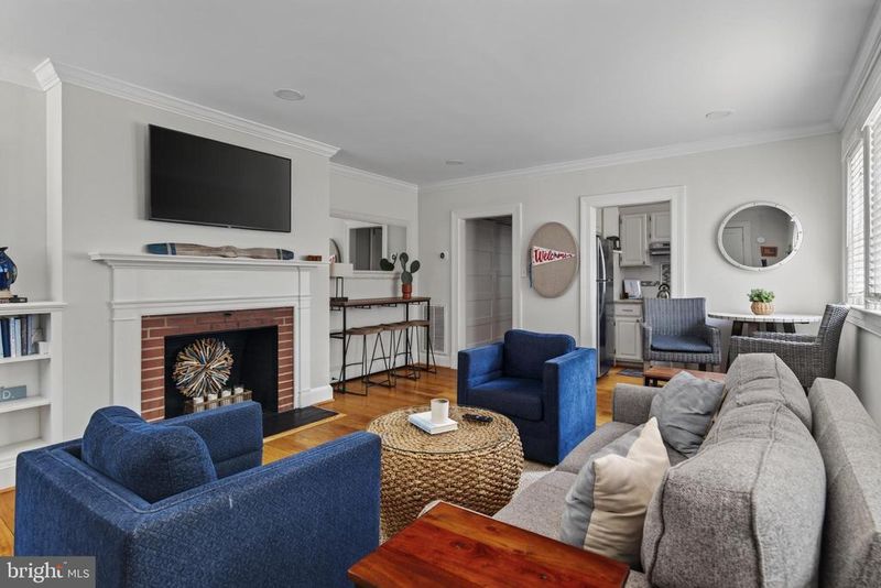 31 College Ave, Annapolis, MD 21401