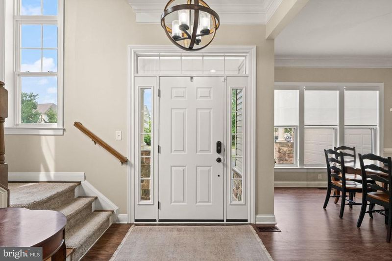 9233 Falling Water Dr, Bristow, VA 20136