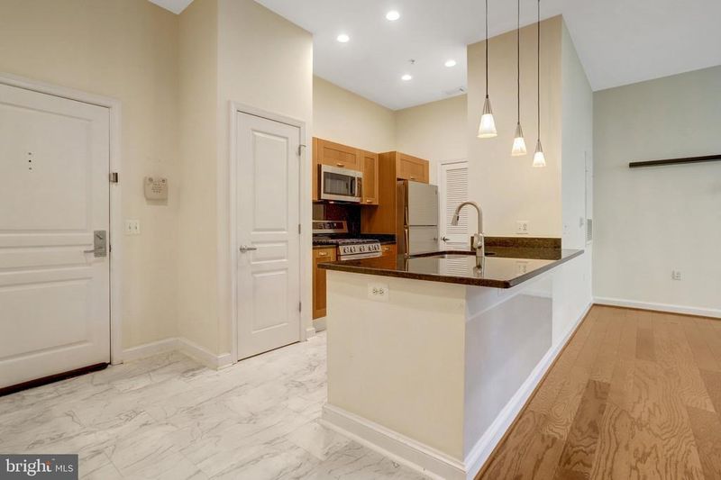 2451 Midtown Ave #104, Alexandria, VA 22303