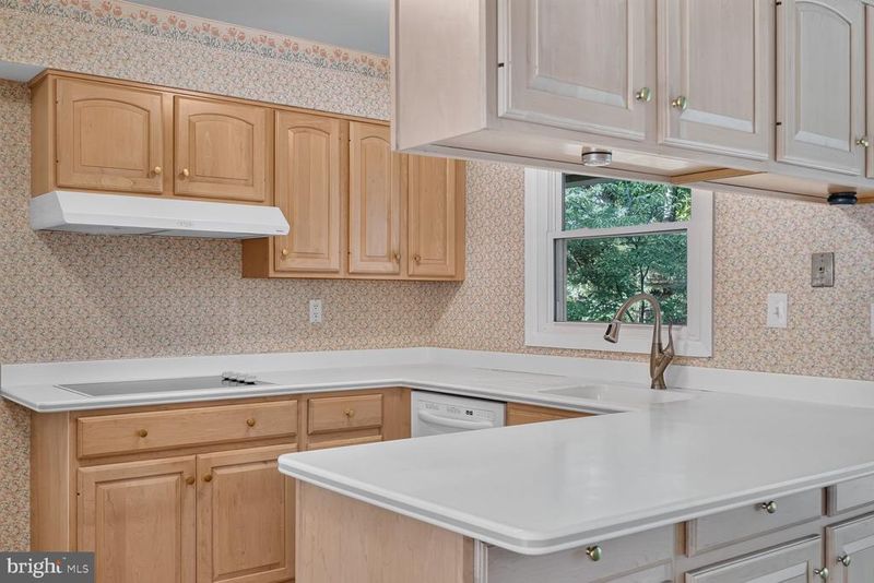 8798 Oxwell Ln, Laurel, MD 20708