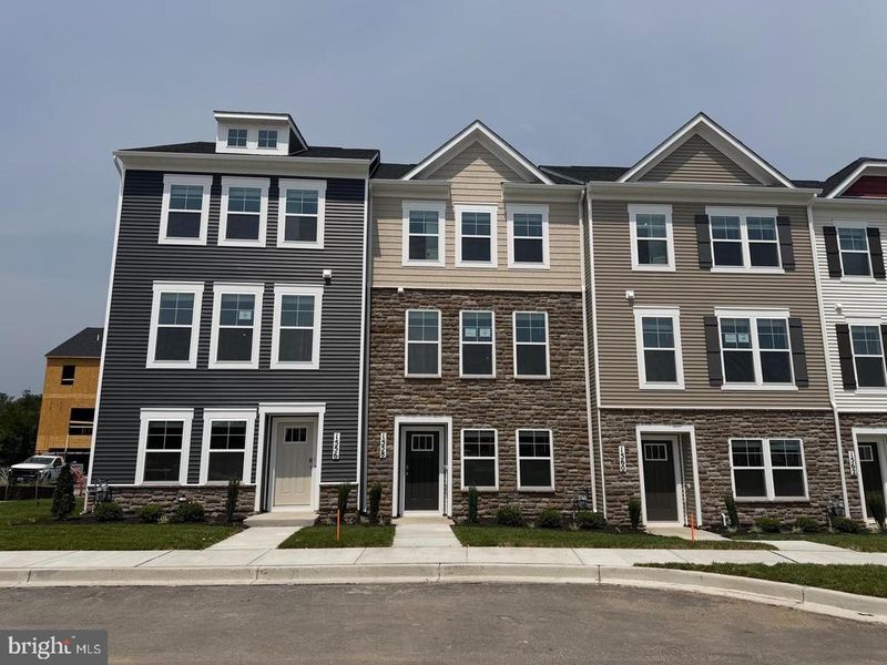 5500 Butterfly Ln, Frederick, MD 21703