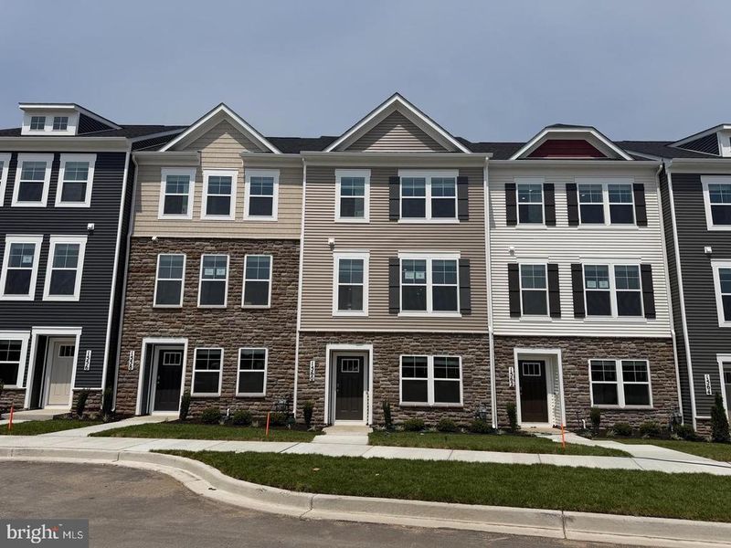 5500 Butterfly Ln, Frederick, MD 21703