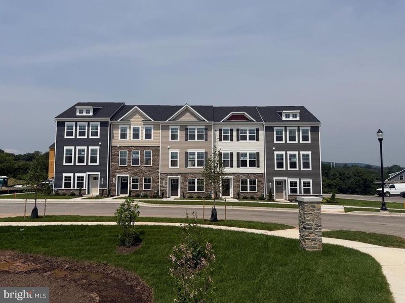 5500 Butterfly Ln, Frederick, MD 21703