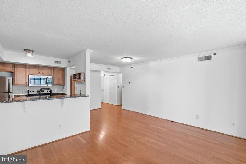 1024 N Utah St N #324, Arlington, VA 22201