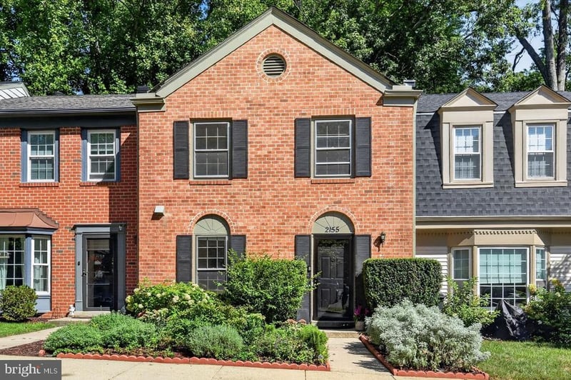 2155 Pond View Ct, Reston, VA 20191