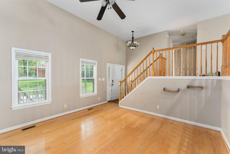 70 Grove Ln, Fredericksburg, VA 22406