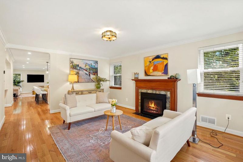 3209 Cummings Ln, Chevy Chase, MD 20815