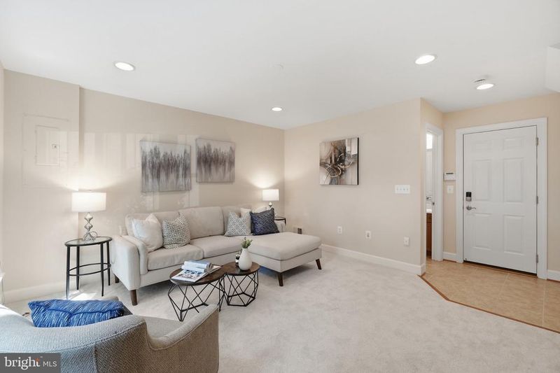 3525 S Four Mile Run Dr, Arlington, VA 22206