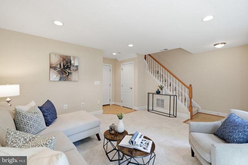 3525 S Four Mile Run Dr, Arlington, VA 22206
