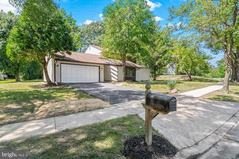 8605 Monmouth Dr, Upper Marlboro, MD 20772