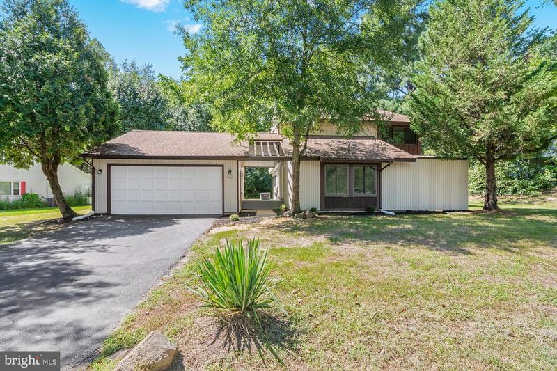8605 Monmouth Dr, Upper Marlboro, MD 20772