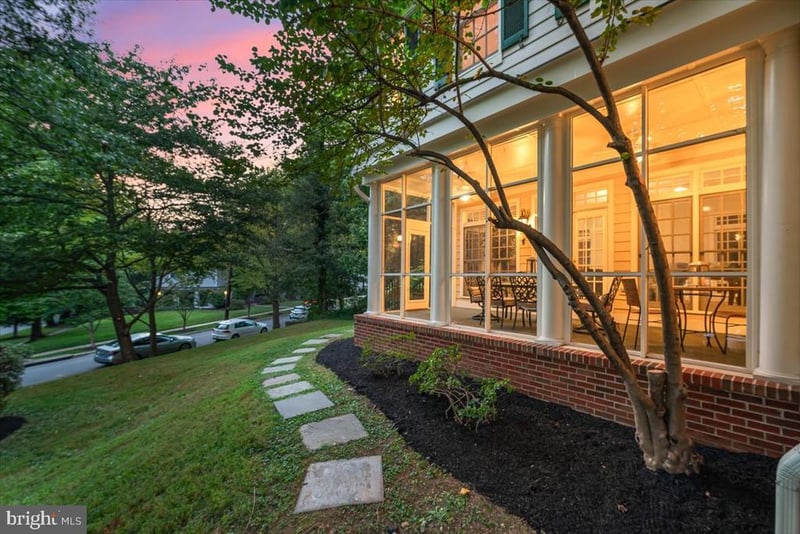6807 Meadow Ln, Chevy Chase, MD 20815