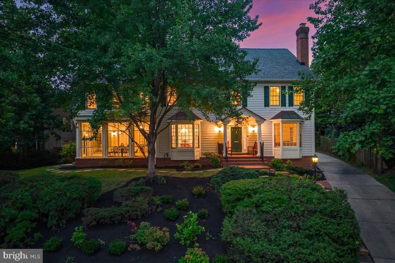 6807 Meadow Ln, Chevy Chase, MD 20815