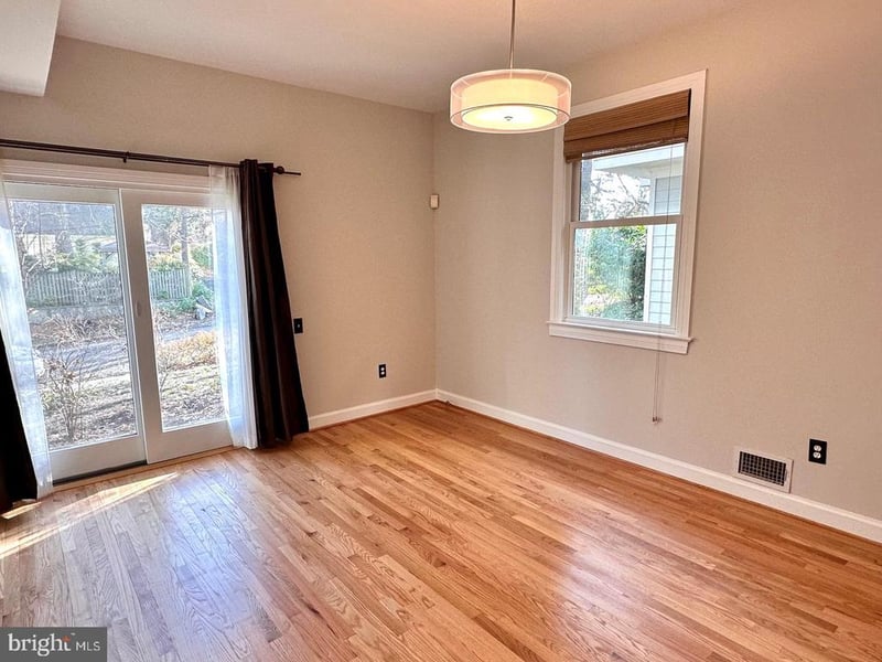 505 Carlisle Dr, Alexandria, VA 22301