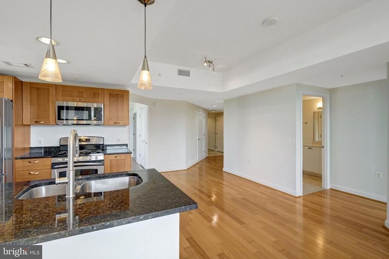 2451 Midtown Ave #1319, Alexandria, VA 22303